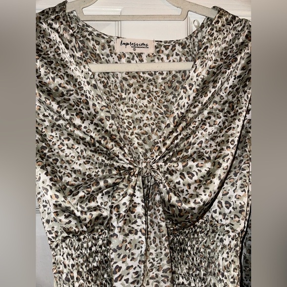 Green/Brown Leopard Long Sleeve Front Tie Elastic Waist Cropped Silk Boho Top - Picture 3 of 7